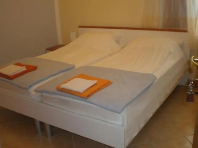 Studio Apartment In Susak With Air Conditioning, Wi-Fi